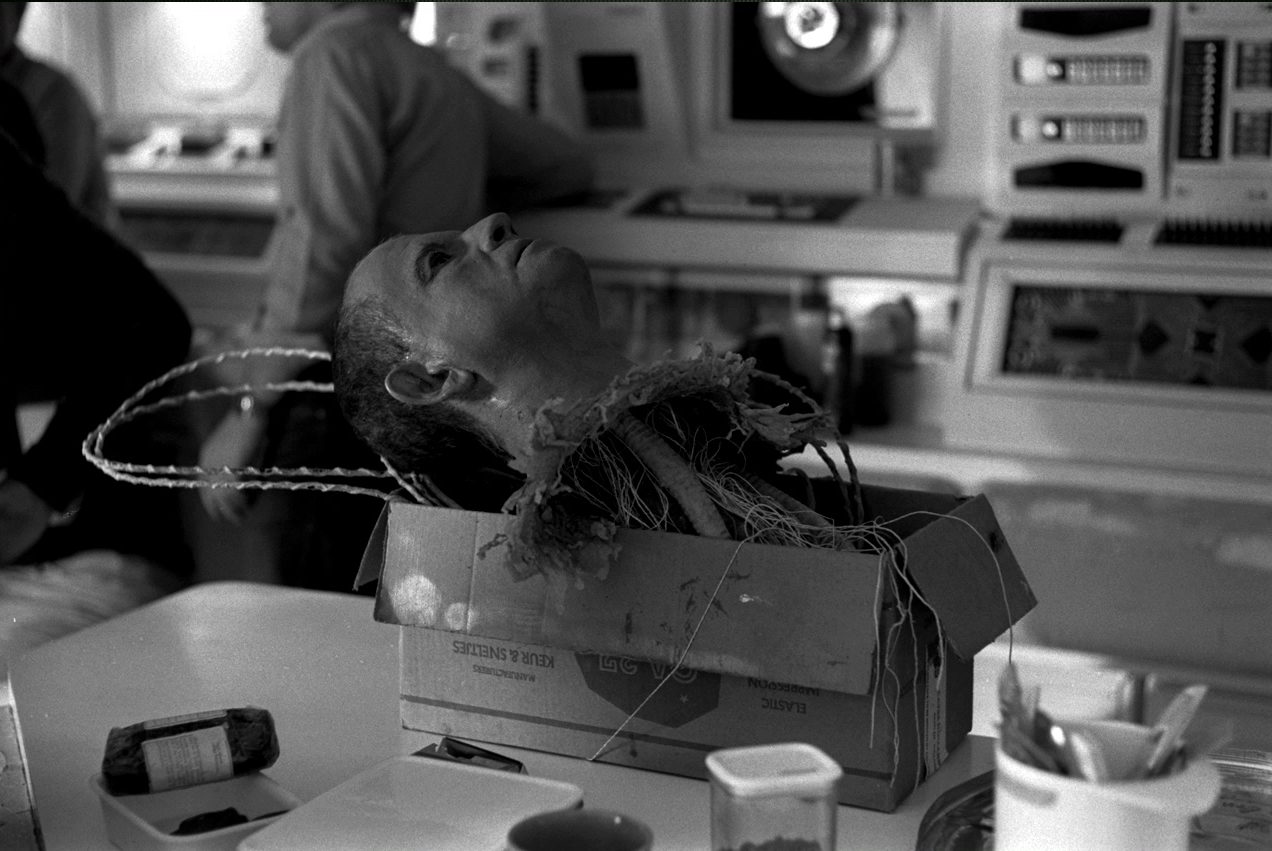 Сексуальный подтекст андроида Эша или как Бильбо Бэггинс попал в фильм непонятной категории - 18 Сексуальный подтекст андроида Эша или как Бильбо Бэггинс попал в фильм непонятной категории - 18