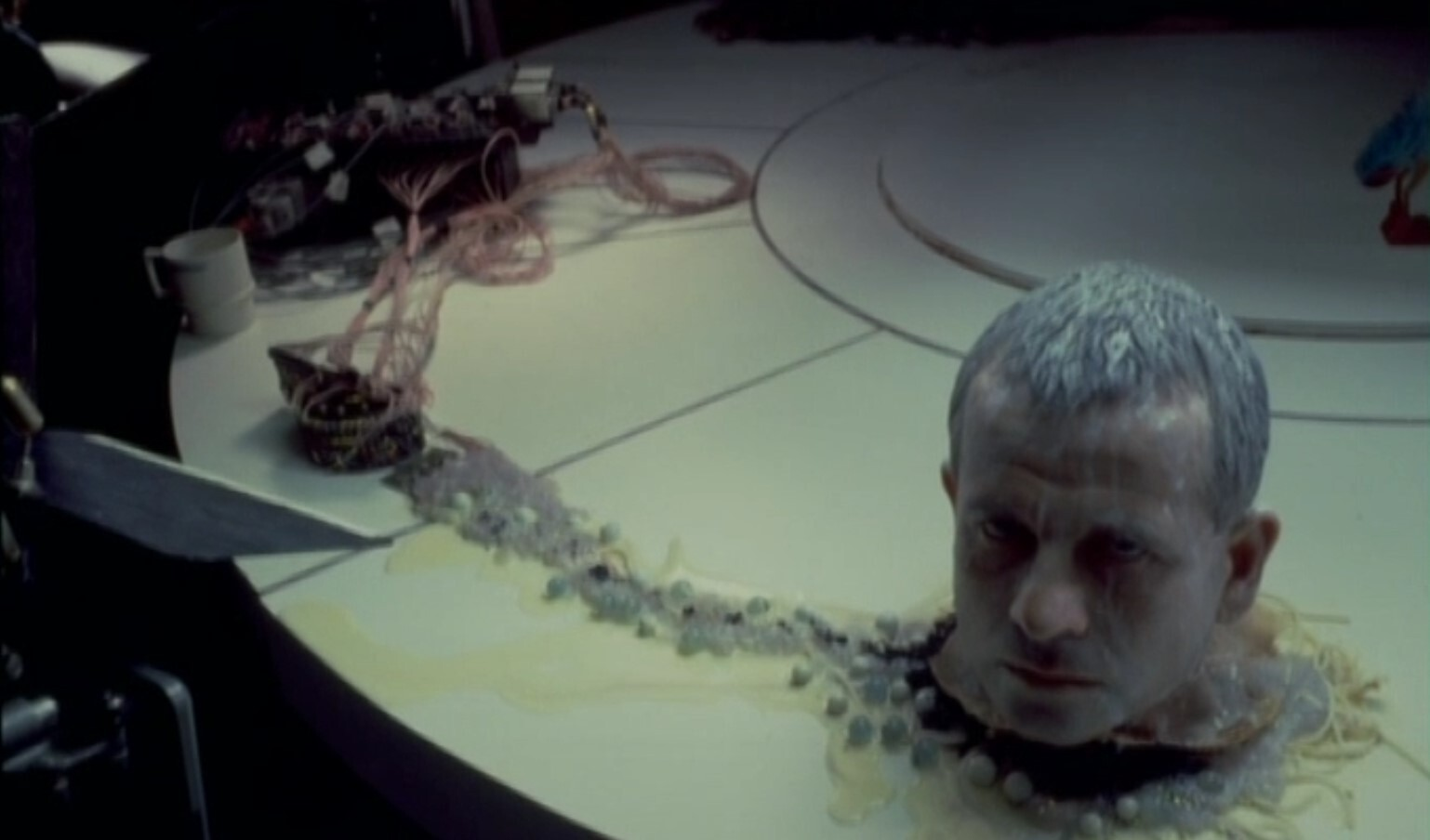 Сексуальный подтекст андроида Эша или как Бильбо Бэггинс попал в фильм непонятной категории - 5 Сексуальный подтекст андроида Эша или как Бильбо Бэггинс попал в фильм непонятной категории - 5