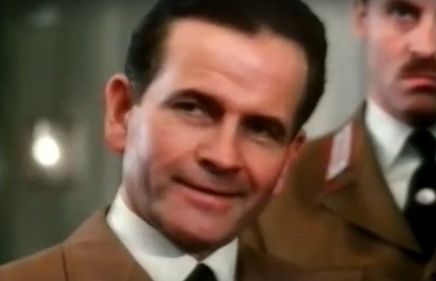 Сексуальный подтекст андроида Эша или как Бильбо Бэггинс попал в фильм непонятной категории - 8 Сексуальный подтекст андроида Эша или как Бильбо Бэггинс попал в фильм непонятной категории - 8