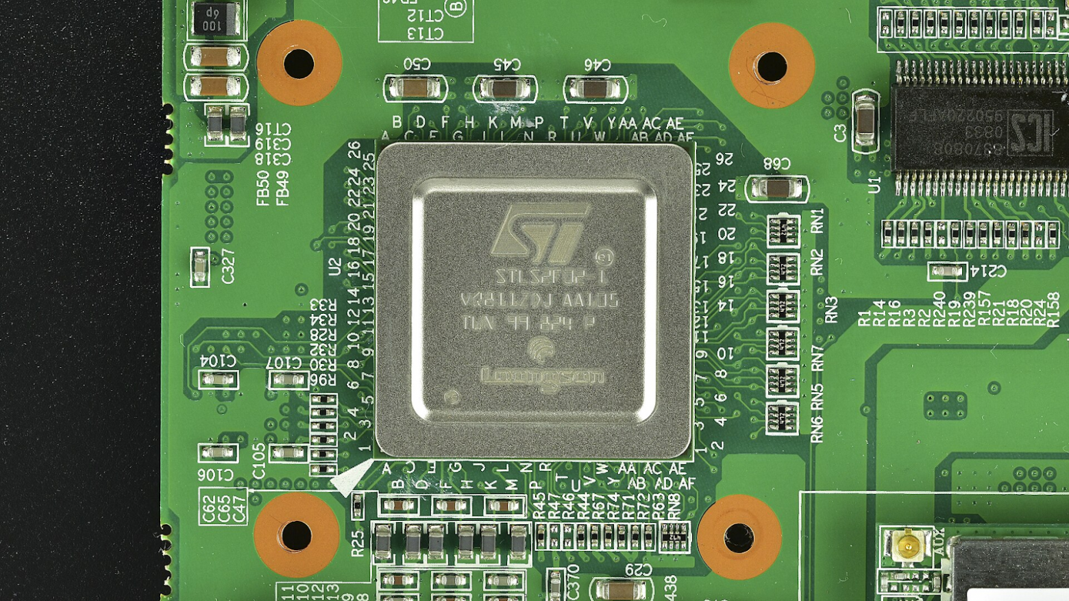 Loongson 2F от STMicroelectronics в ноутбуке Gdium.  