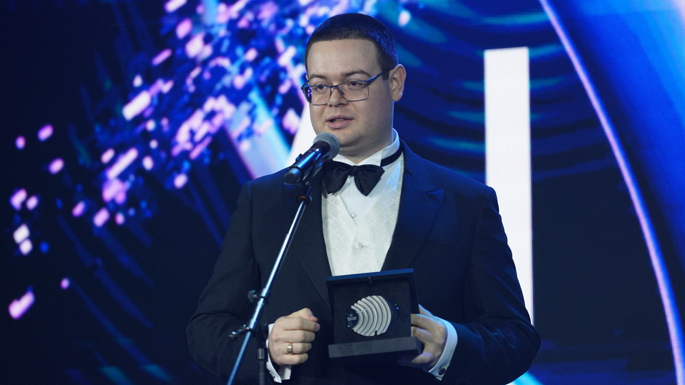 Михаил Медведев