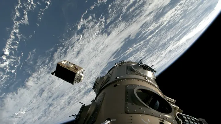 Starcloud впервые обучил ИИ в космосе и готовит орбитальные дата центры - 1 Starcloud впервые обучил ИИ в космосе и готовит орбитальные дата центры - 1