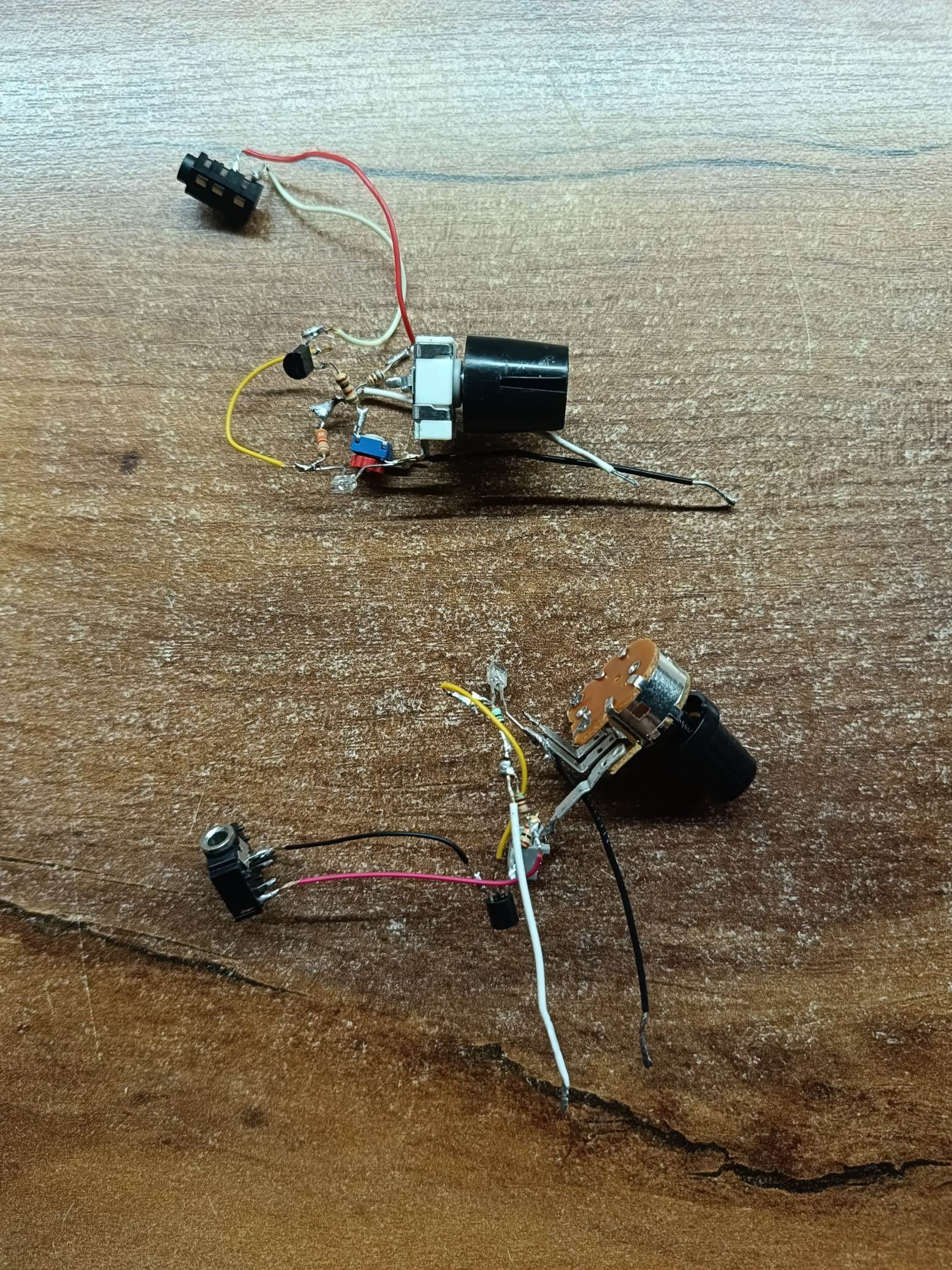 Два варианта стабилизатора на NPN транзисторах(2N3904 и BC547)