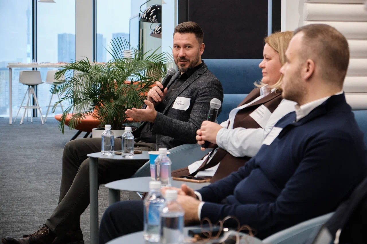 Эксперты обсудили переход от автоматизации к автономии: ИИ генерирует вакансии на 60% эффективнее рекрутеров - 1