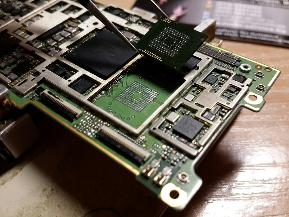 Neowin: из-за искусственного интеллекта в производимых смартфонах будет меньше оперативной памяти - 1 Neowin: из-за искусственного интеллекта в производимых смартфонах будет меньше оперативной памяти - 1