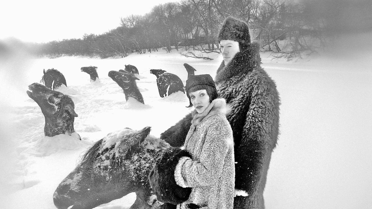 Маклюэн вырос и получил первое образование в канадском Виннипеге, городе легендарном и мемном за свои холодные зимы и общую депрессивность. В культуре его обессмертили режиссер Гай Мэддин (фильм «Мой Виннипег», скриншот) и музыкант Venetian Snares (альбом «Winnipeg Is A Frozen Shithole»).  