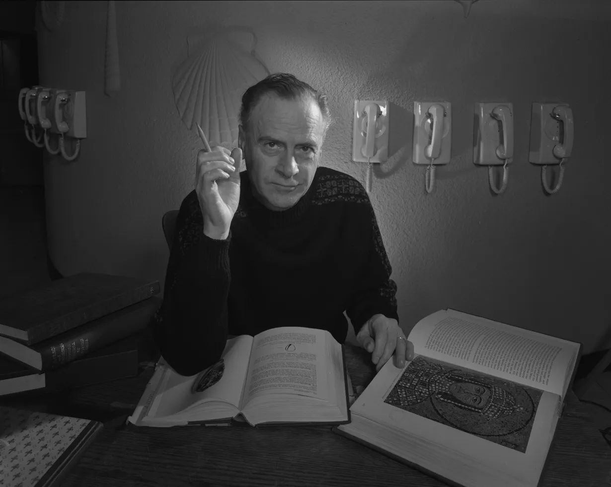 Медиум это месседж: пророчества Маршалла Маклюэна, интернет как протез и проблема ИИ - 1 Медиум это месседж: пророчества Маршалла Маклюэна, интернет как протез и проблема ИИ - 1