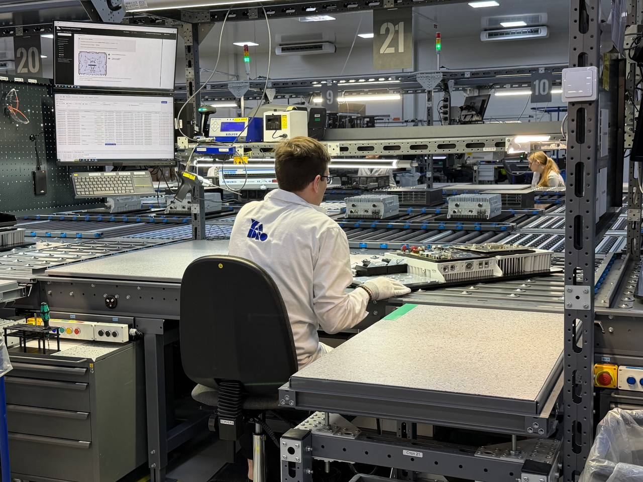 Yadro запустила серийное производство базовых станций - 3