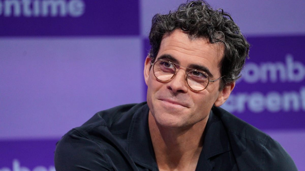 Глава Instagram**: в ближайшее время объём ИИ-контента превысит число материалов, созданных людьми - 1