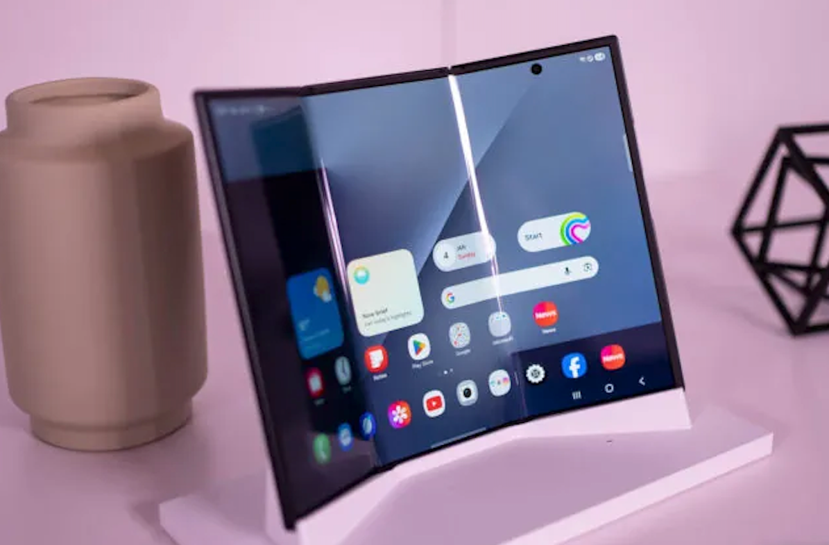 Такой смартфон захотят многие, но этому типу устройств надо еще несколько поколений, чтобы развиться до эталона.