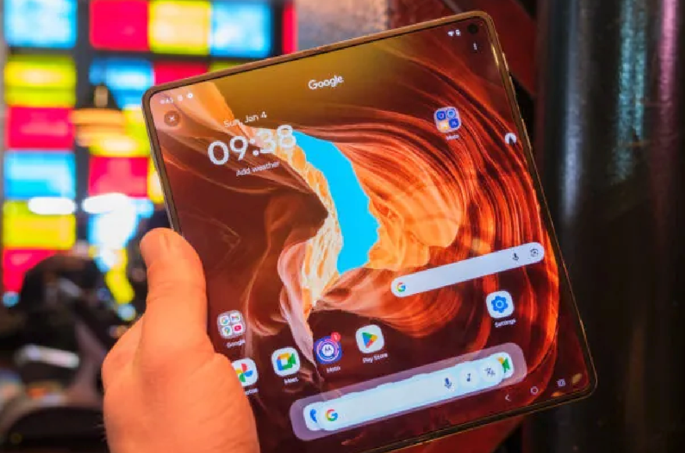 Motorola Razr Fold - первый «Фолд» в истории бренда.