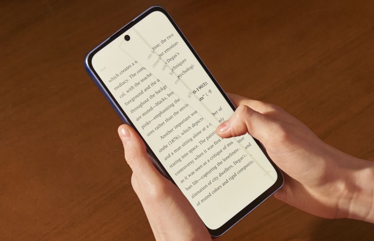 Читать на матовом экране намного приятней.