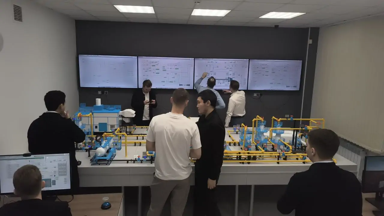 Тренажерный комплекс «Симулятор инженерных процессов газовой промышленности» на базе Томского политехнического университета (ТПУ).   (https://lcontent.ru/v-tomskom-politehe-zapushhen-simulyator-dlya-podgotovki-speczialistov-gazovoj-otrasli/)