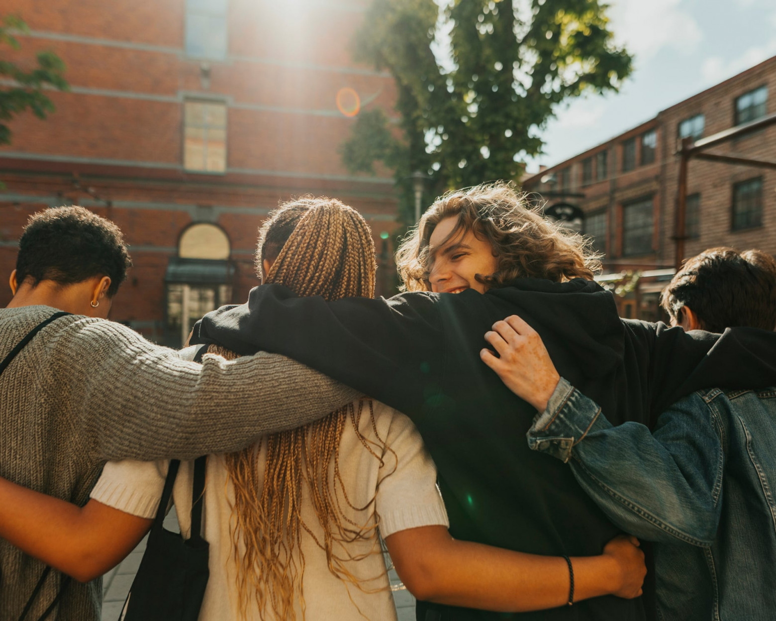  «Наш мозг устроен так, что мы хотим быть рядом с другими людьми»…