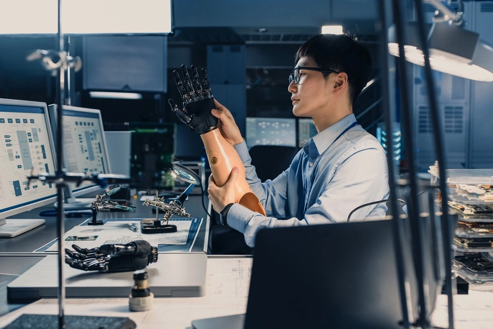 В Шанхае открыли первый в мире завод по выпуску суставов для роботов - 1