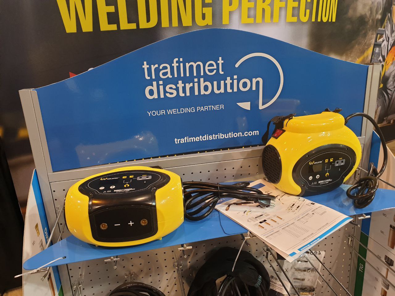 Китайские карманные сварочные аппараты. Без инверторных технологий такую портативность сложно реализовать.