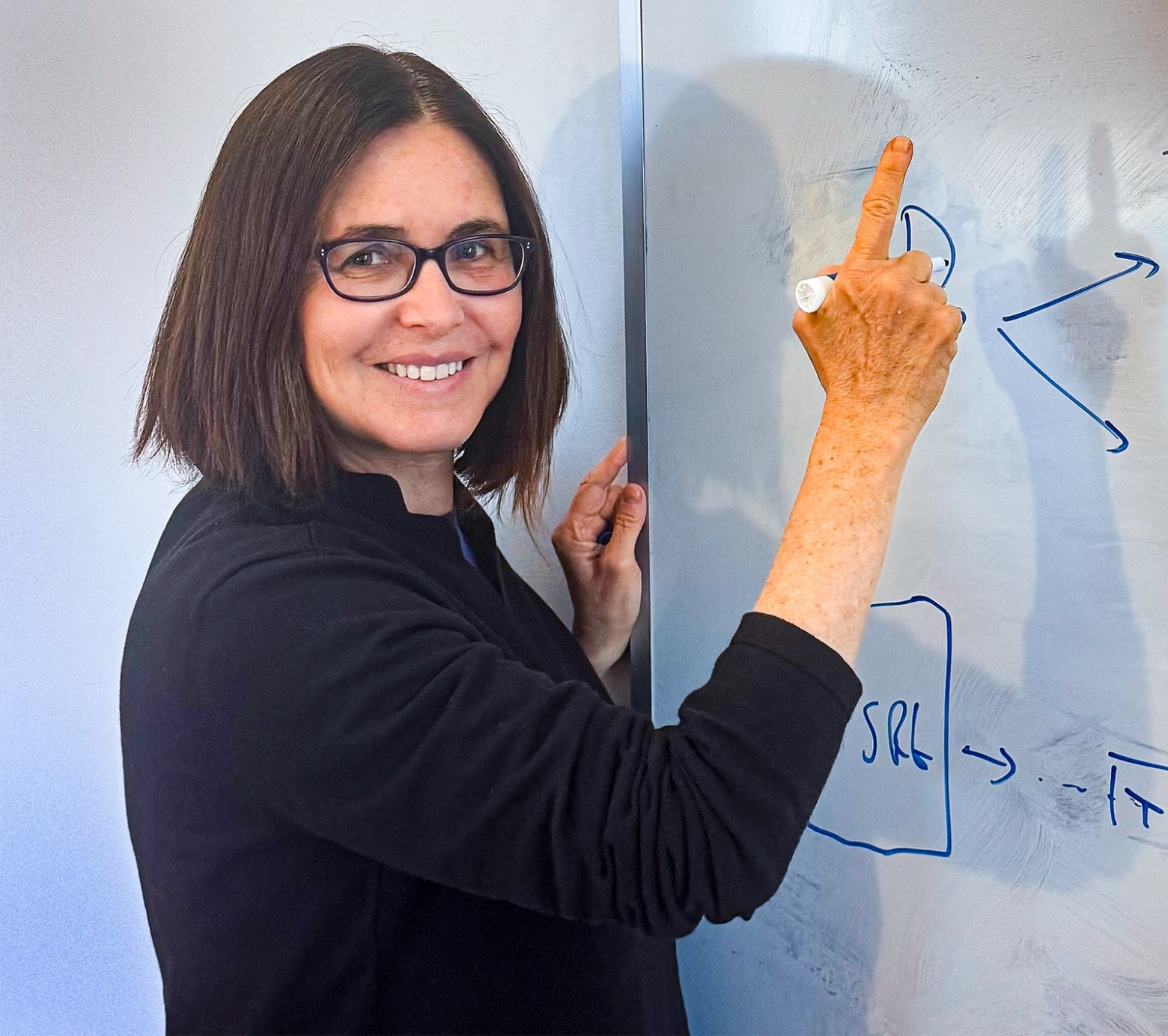 Шафи Голдвассер и ее коллеги показали, что любая система безопасности, использующая меньше вычислительных ресурсов, чем сама модель искусственного интеллекта, всегда будет иметь уязвимости. Фото предоставлено Шафи Голдвассер.