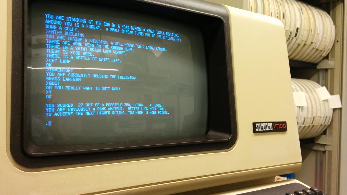  Приключение Crowther-Woods, в том виде, в котором его могли пройти в конце 1970-х годов на видеотерминале DEC. (Autopilot, CC BY-SA 3.0)