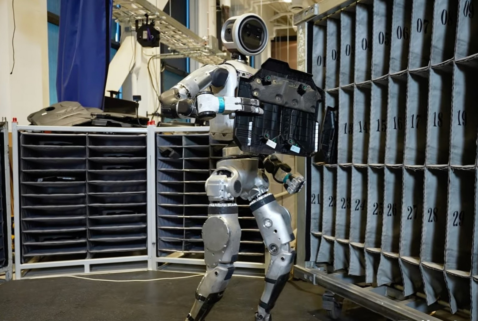 Гуманоидный робот Atlas | Boston Dynamic