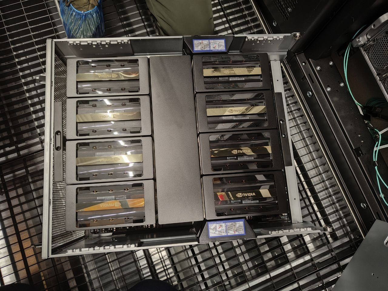 Установка DGX 8 x B200, ЦОД Cloud.ru