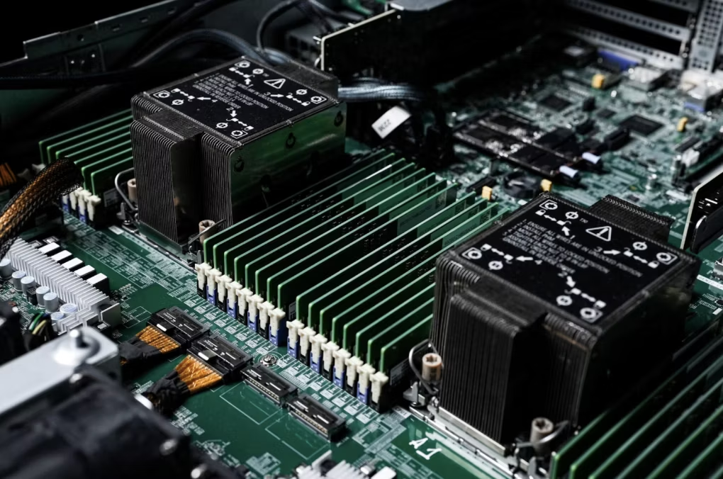 Материнская плата Selectel Server.