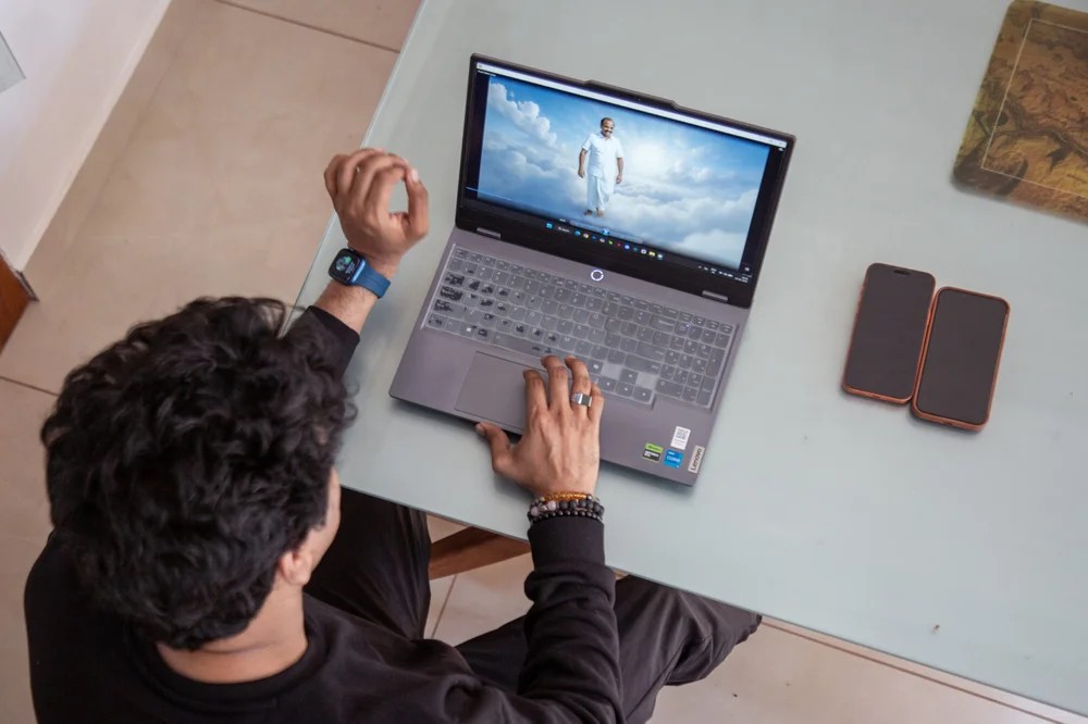 В Индии используют ИИ-дипфейки, чтобы добавлять умерших или отсутствующих родственников на видео - 3 В Индии используют ИИ-дипфейки, чтобы добавлять умерших или отсутствующих родственников на видео - 3