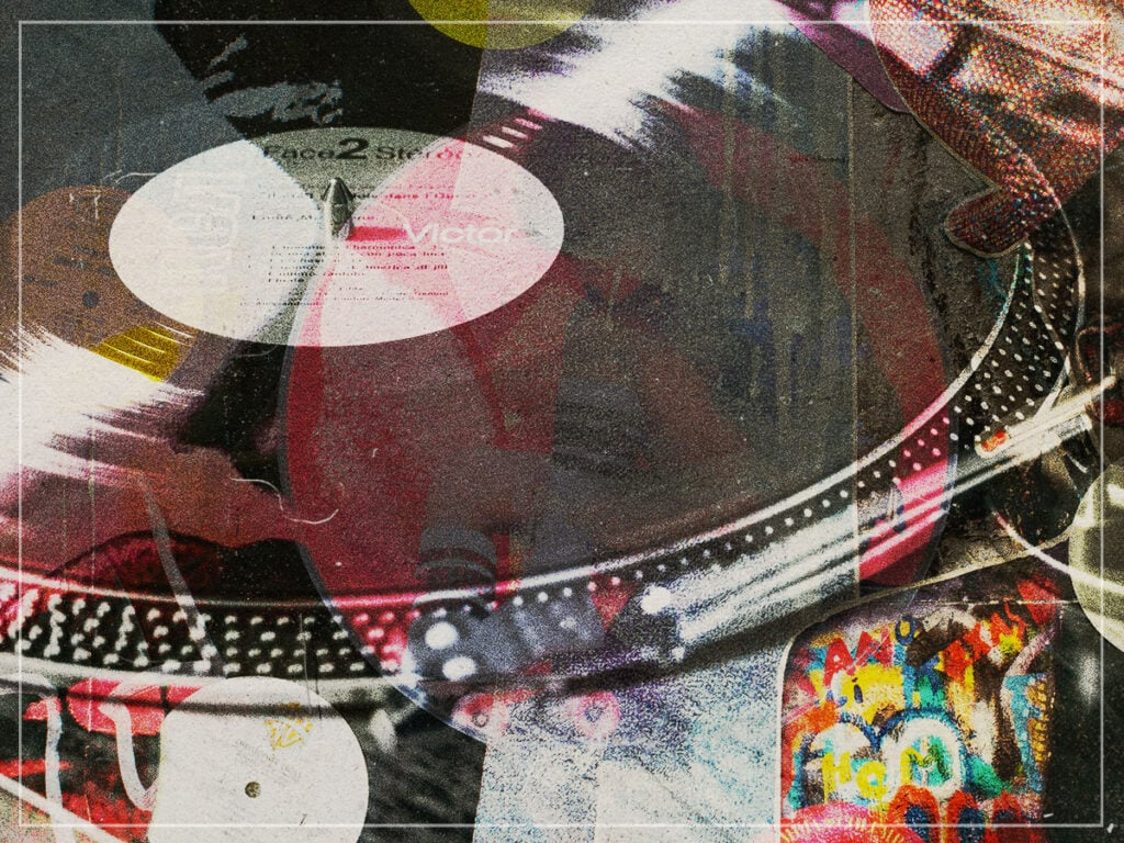 В 1948 году Columbia Records представила первую в истории виниловую пластинку - LP. Первой пластинкой была запись Скрипичного концерта ми минор Мендельсона. Каталожный номер Columbia ML 4001  