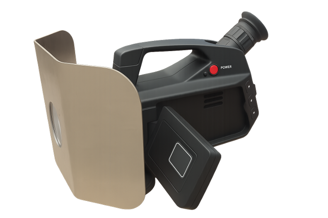 Когда включаешь такую камеру, она 15 минут жужжит, как пчела, охлаждается. Потом готова к работе.