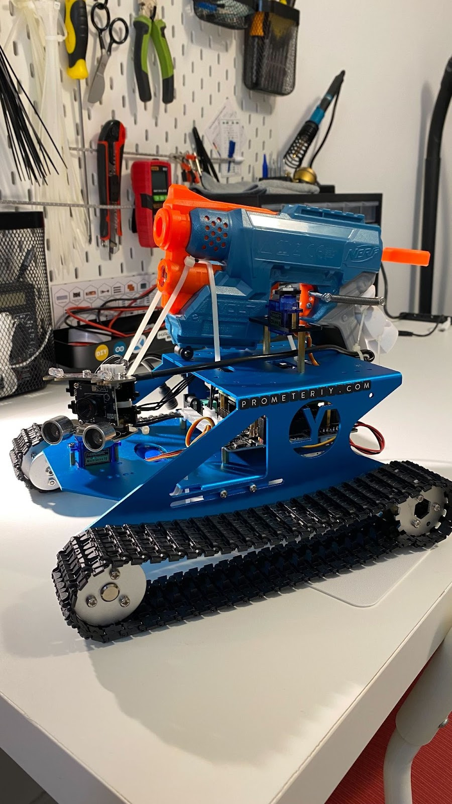 А что, если взять его на разборки? Кого признают виновным? Я решения не принимал...