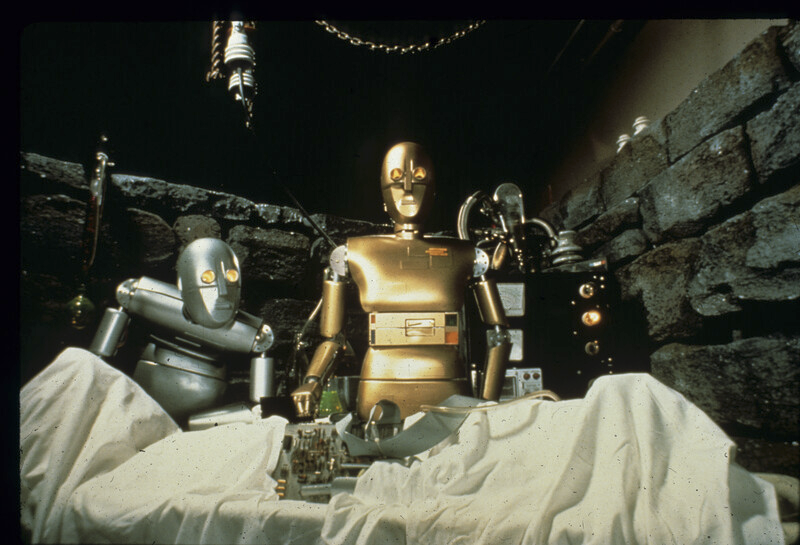 Другой ракурс сцены с роботом Франкенштейном, описанной на двух изображениях выше / Музей компьютерной истории