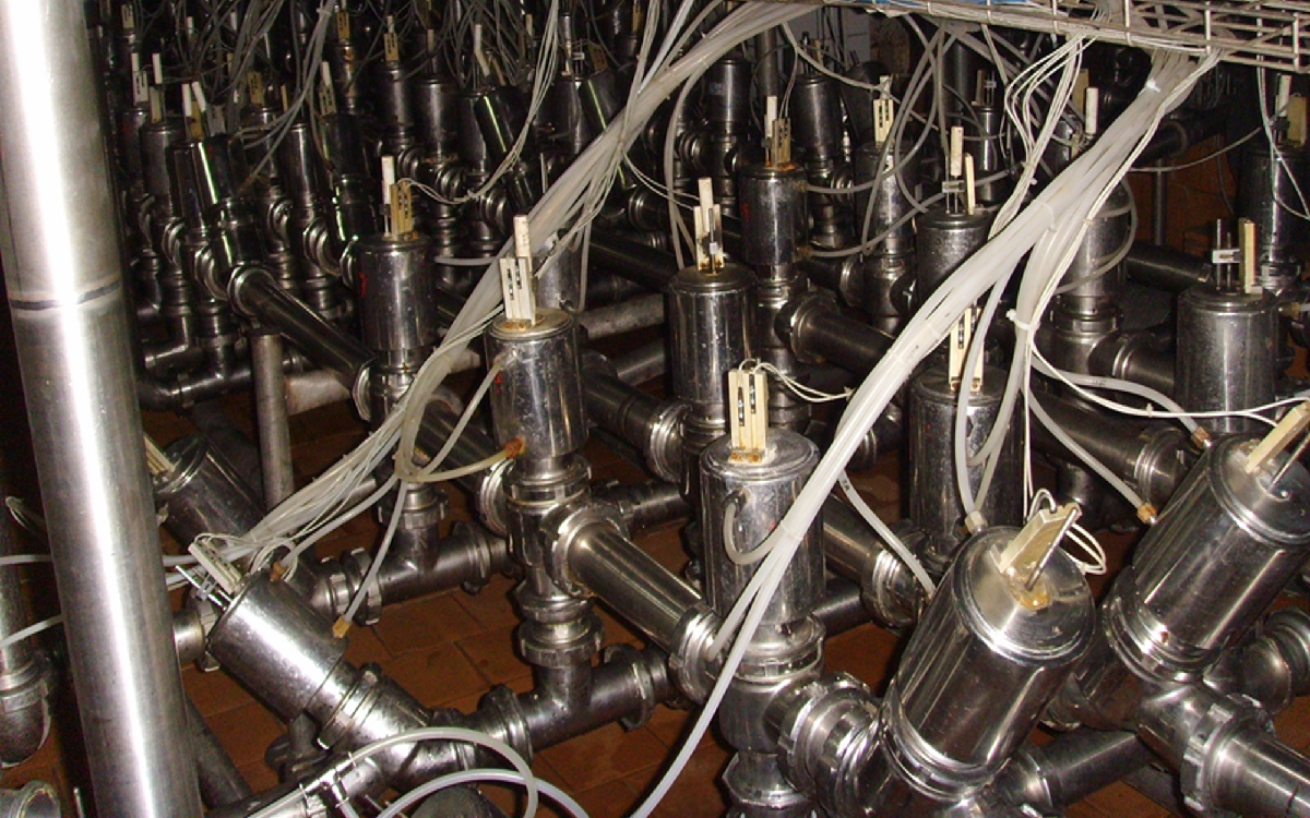 Гребёнка клапанов