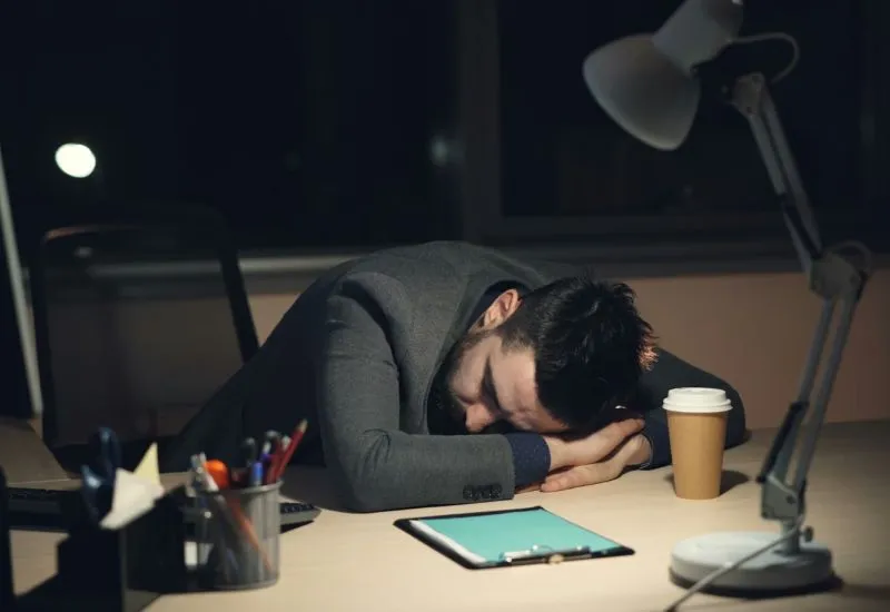 ИИ должен был облегчить работу людей — но на деле лишь увеличил нагрузку - 1 ИИ должен был облегчить работу людей — но на деле лишь увеличил нагрузку - 1