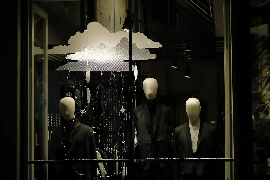 OpenAI размещает рекламу в ChatGPT, Oracle тонет в долгах, а SoftBank точит когти. Что происходит со Stargate? - 1