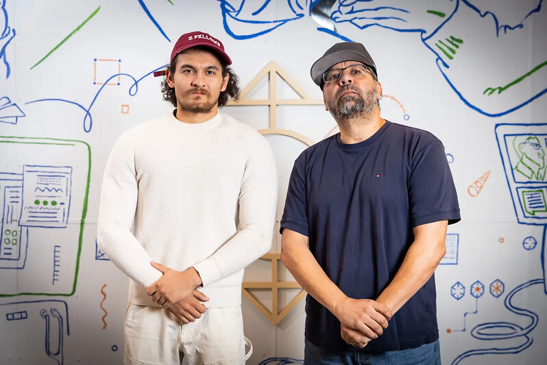 Nyne: стартап от отца и сына, который наполняет ИИ-агентов человеческим контекстом - 1 Nyne: стартап от отца и сына, который наполняет ИИ-агентов человеческим контекстом - 1