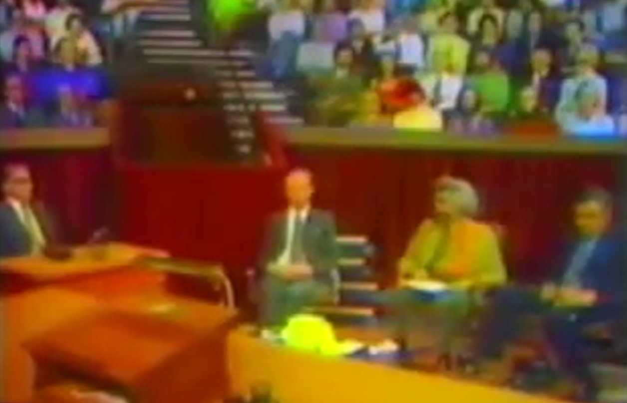 С полной стенограммой дебатов можно ознакомиться по ссылке или в этом видео