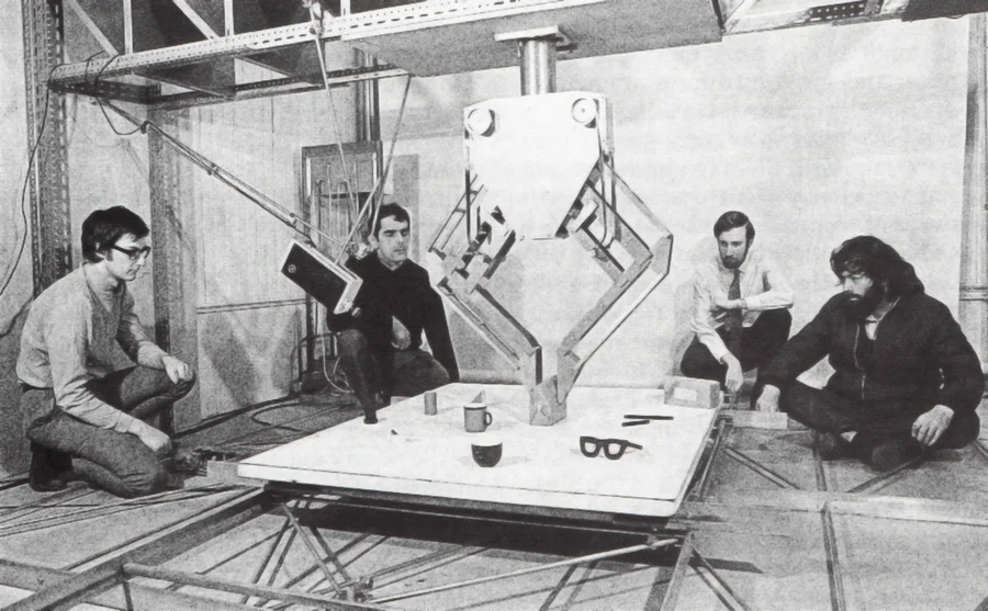 Процесс обучения робота Freddy 1.5 командой из Эдинбургского университета