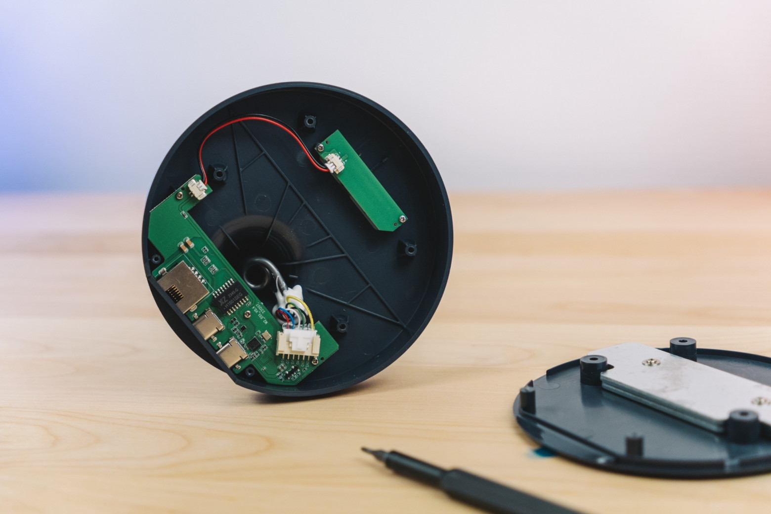 Я вскрыл платёжный терминал «Сбера» — внутри оказалась игровая консоль и телефон - 27 Я вскрыл платёжный терминал «Сбера» — внутри оказалась игровая консоль и телефон - 27