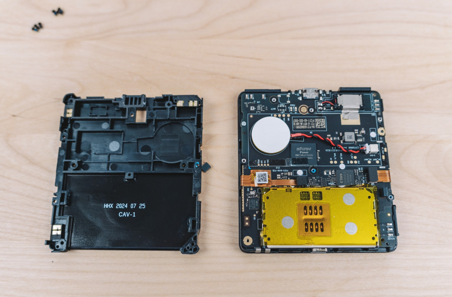 Я вскрыл платёжный терминал «Сбера» — внутри оказалась игровая консоль и телефон - 43 Я вскрыл платёжный терминал «Сбера» — внутри оказалась игровая консоль и телефон - 43