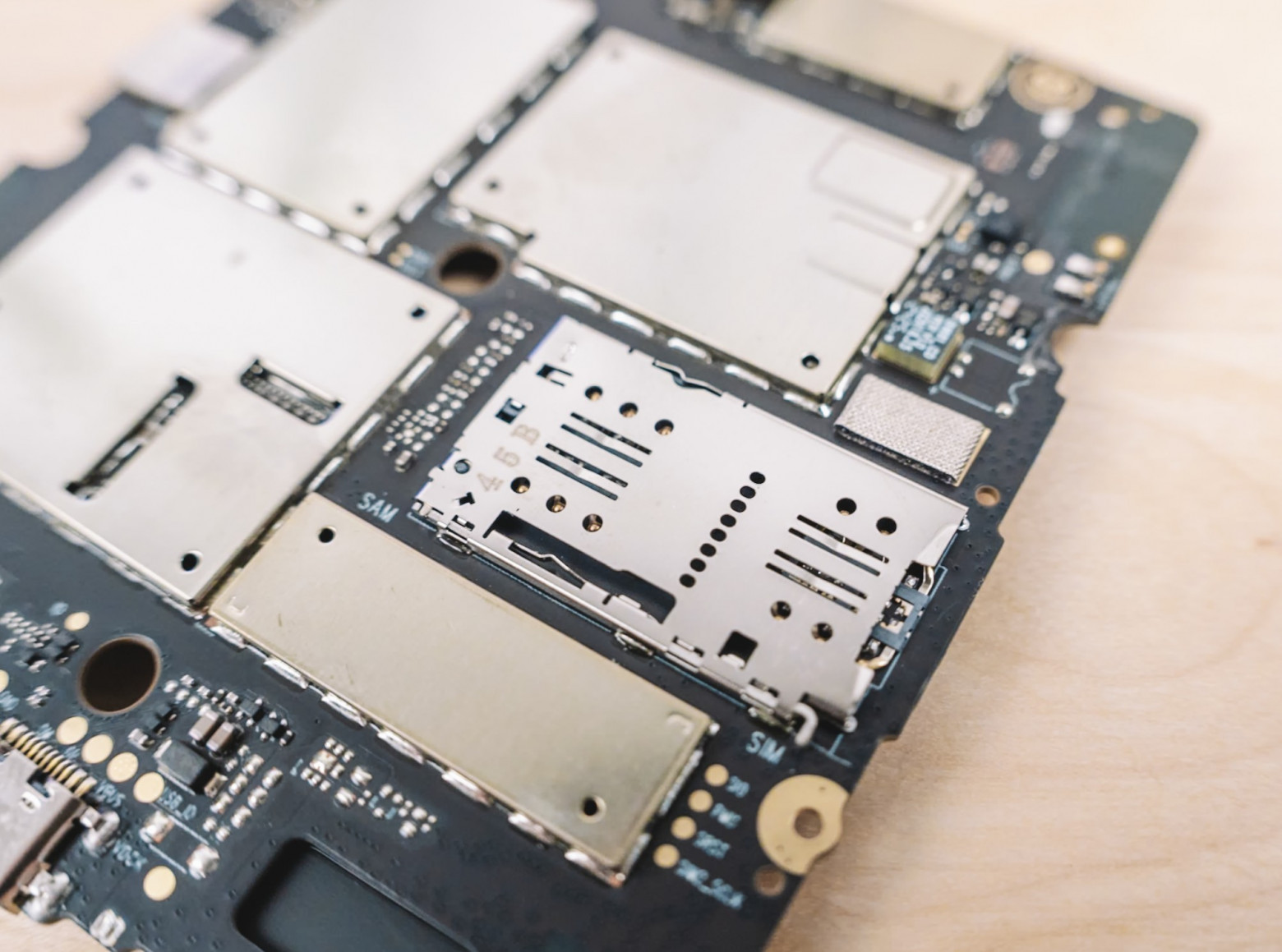 Я вскрыл платёжный терминал «Сбера» — внутри оказалась игровая консоль и телефон - 47 Я вскрыл платёжный терминал «Сбера» — внутри оказалась игровая консоль и телефон - 47