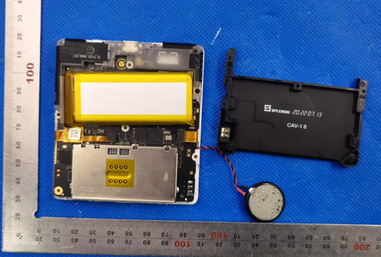 Я вскрыл платёжный терминал «Сбера» — внутри оказалась игровая консоль и телефон - 49 Я вскрыл платёжный терминал «Сбера» — внутри оказалась игровая консоль и телефон - 49
