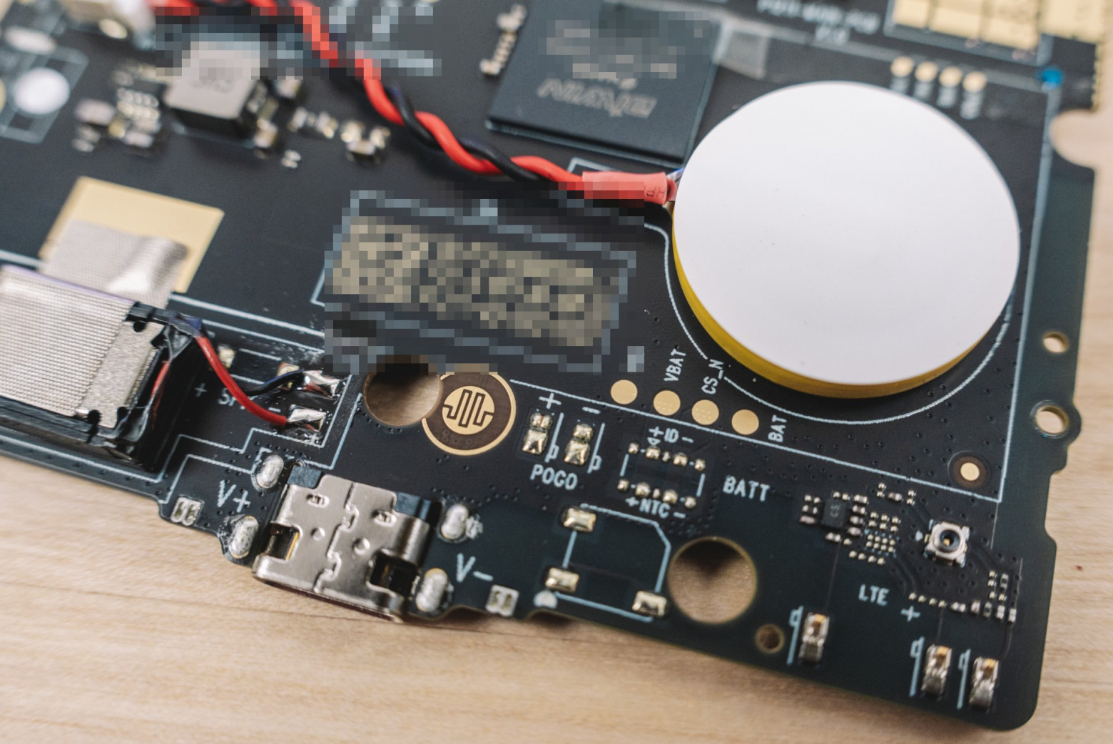 Я вскрыл платёжный терминал «Сбера» — внутри оказалась игровая консоль и телефон - 50 Я вскрыл платёжный терминал «Сбера» — внутри оказалась игровая консоль и телефон - 50