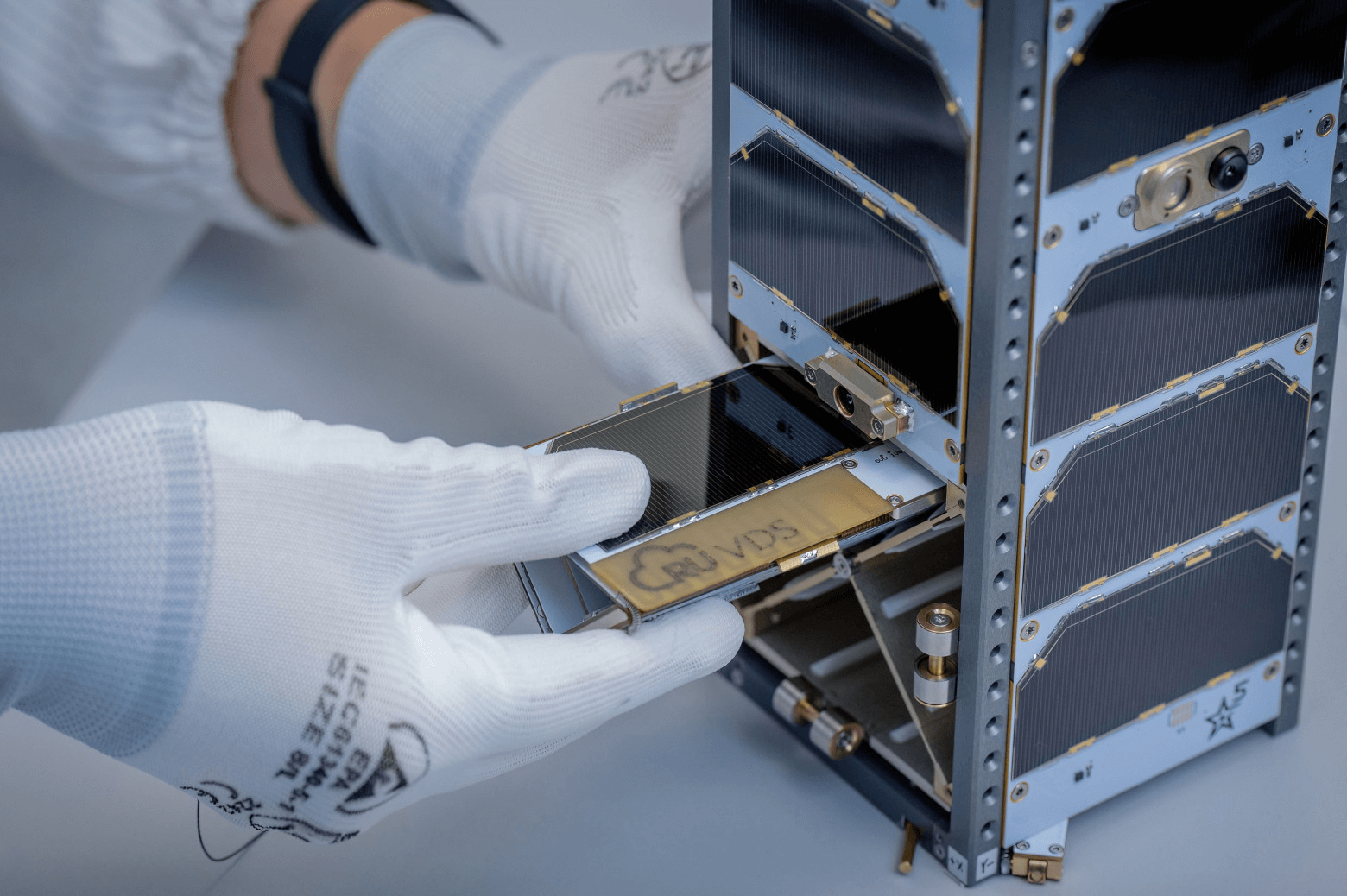 Суверенный интернет, ИИ-пузырь и облако на космической орбите. Интервью с Никитой Цаплиным, основателем RUVDS - 5