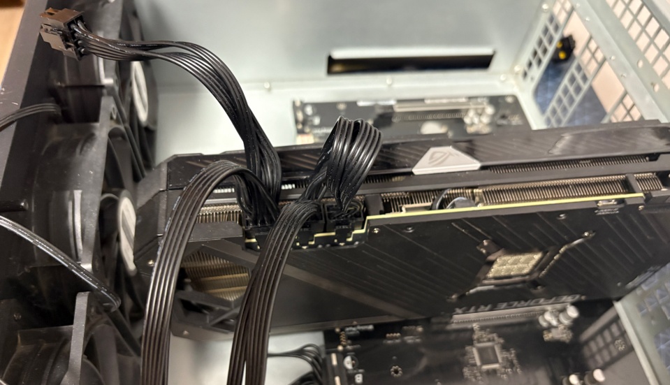 Локальный ИИ: майнинг плата + 3 RTX 3090 - 17