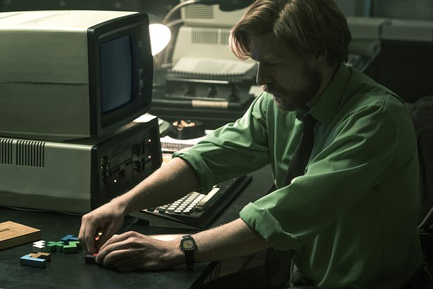 Кадр из фильма «Тетрис» с Никитой Ефремовым 2022 года