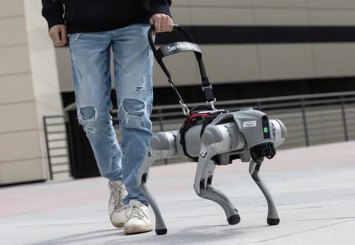 Исследователи создали робота-собаку для людей с нарушениями зрения - 1