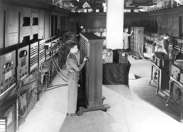 Первые программисты ENIAC-а за работой (1946 год), фото из Вики.