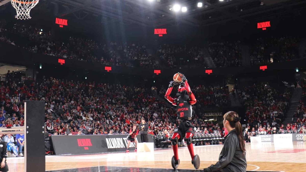 Toyota представила новое поколение робота-баскетболиста CUE7 - 1