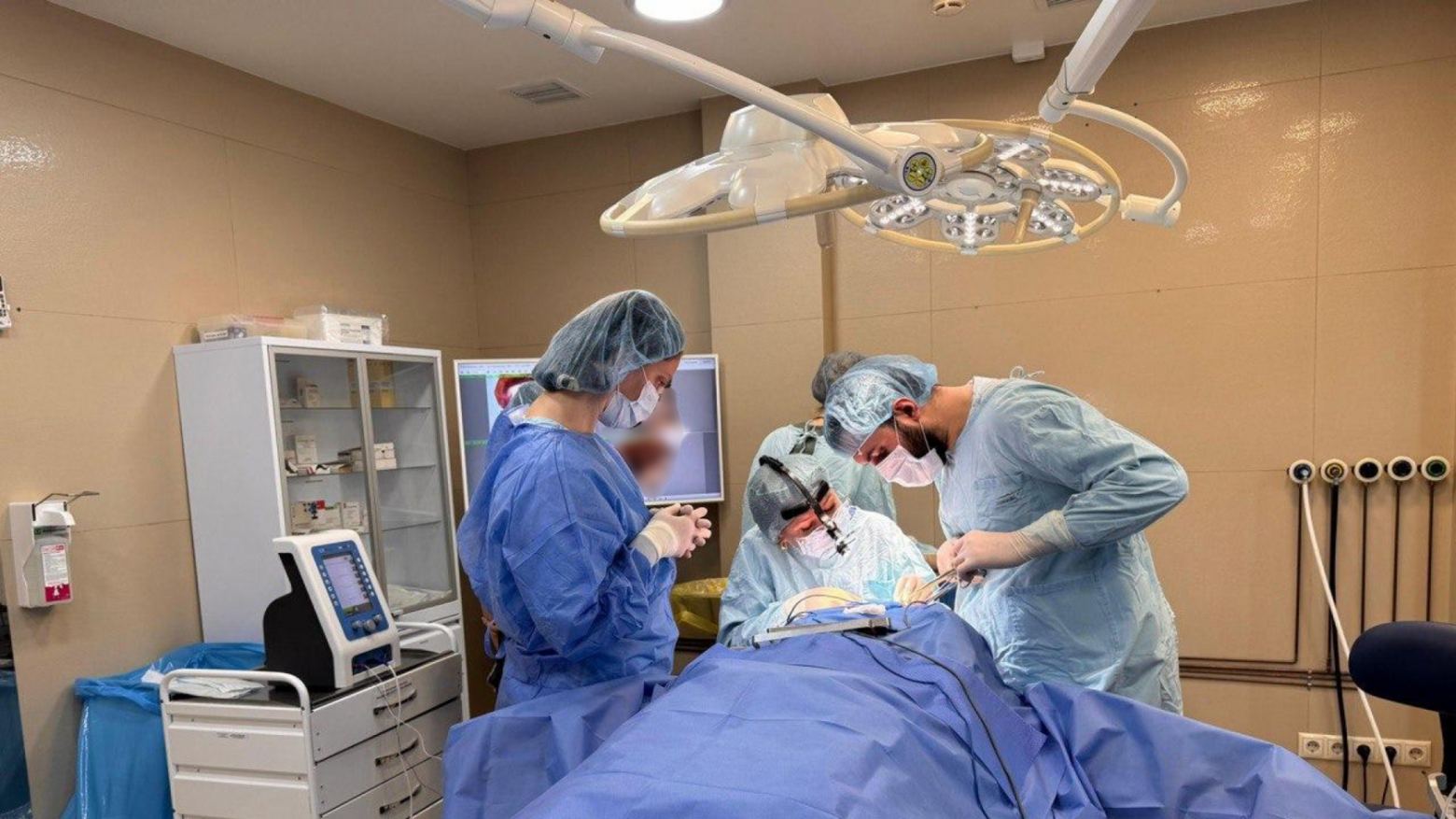 Я ставлю людям чипы в мозг. Не заплатишь подписку — отключат [и я не знаю, как это решить] - 11