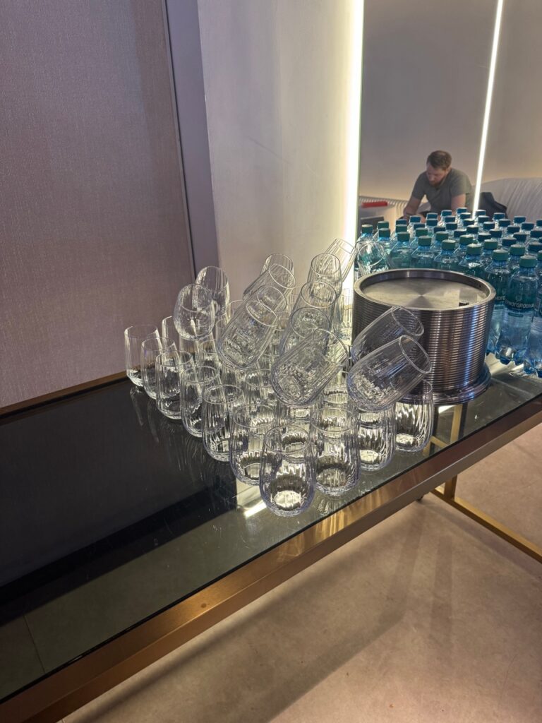 Иерархия стаканов в пространстве