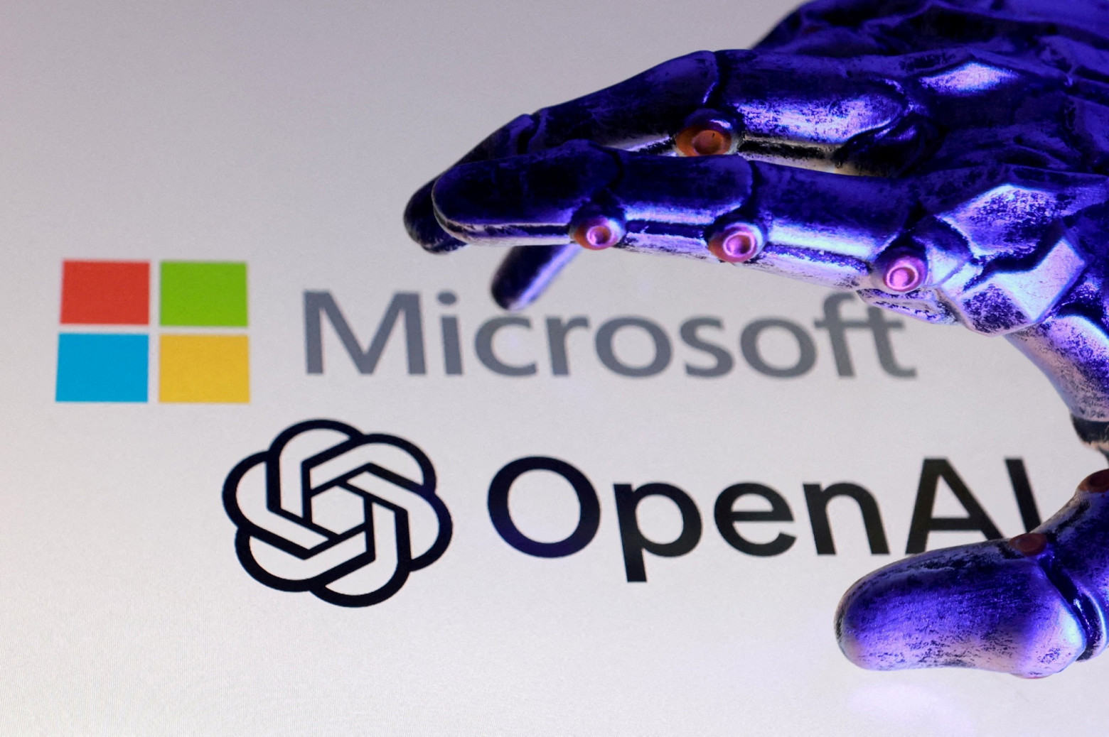 Microsoft прекратит делиться доходами с OpenAI - 1